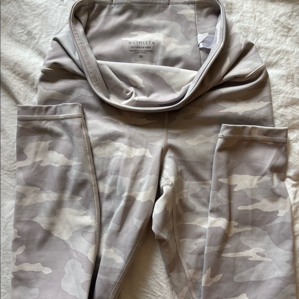 Athleta xs grey camo leggings #athletic